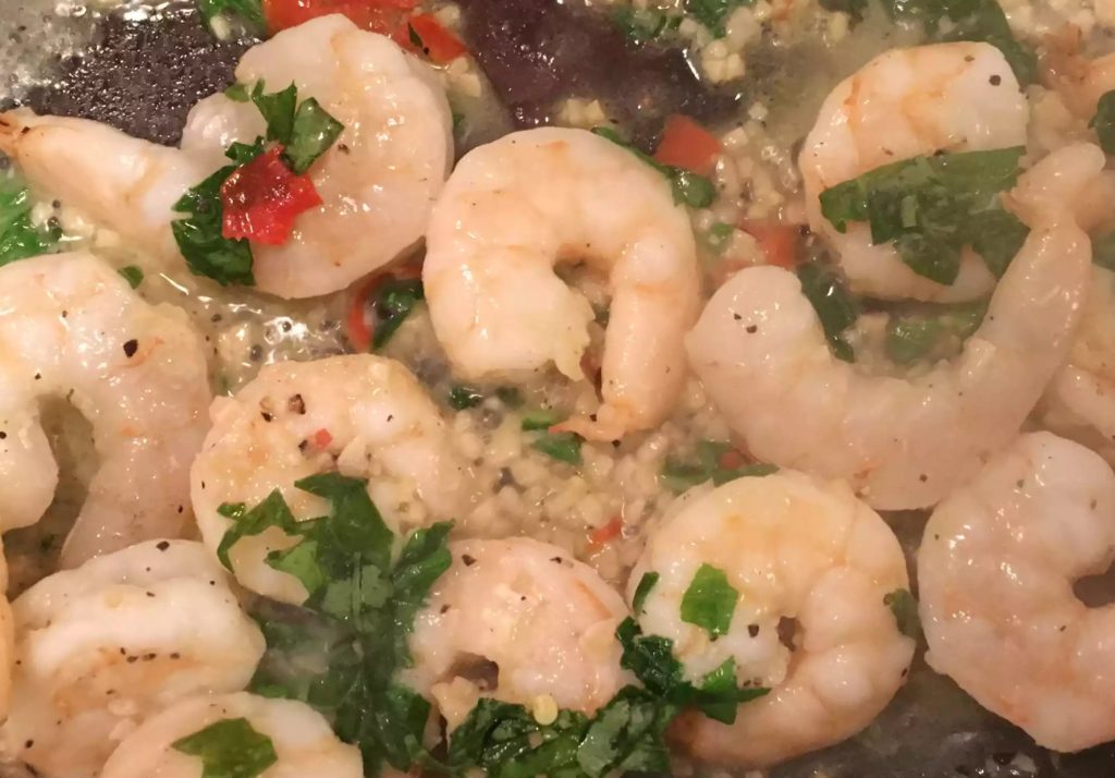 Shrimp, basil, garlic and chilli pepper frying