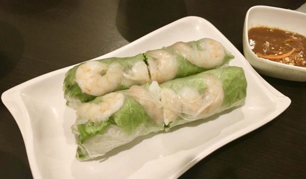 Fresh Shrimp and Pork Salad Roll with Peanut Sauce